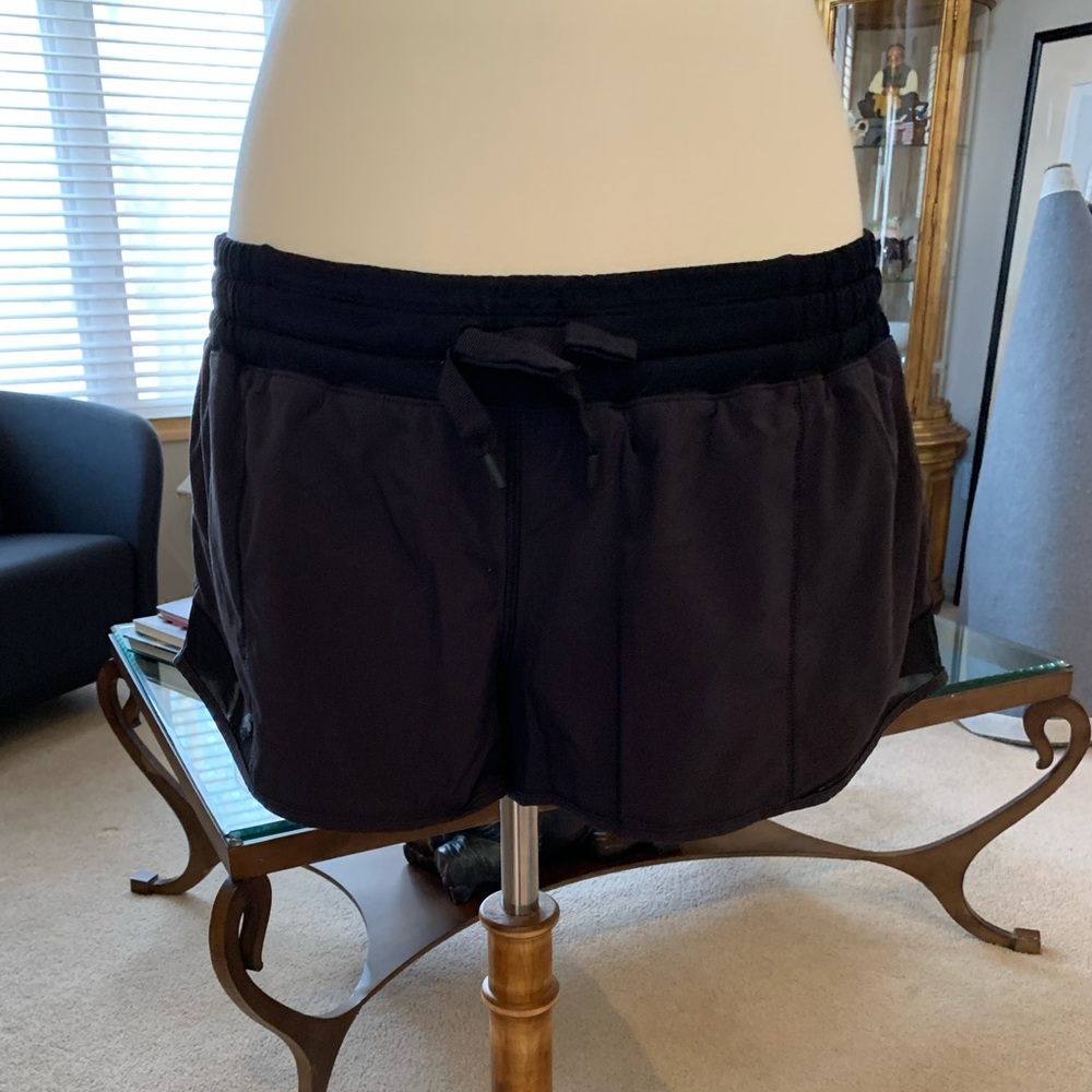 lululemon “hotty hot shorts”